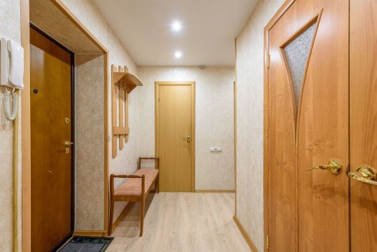 2-к квартира, 8/9 эт., 50м²